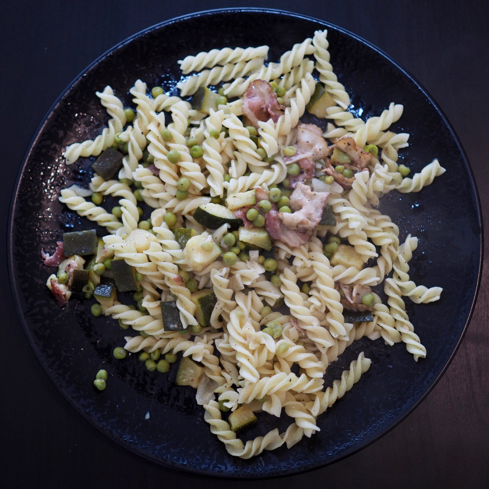 bacon pea courgette pasta