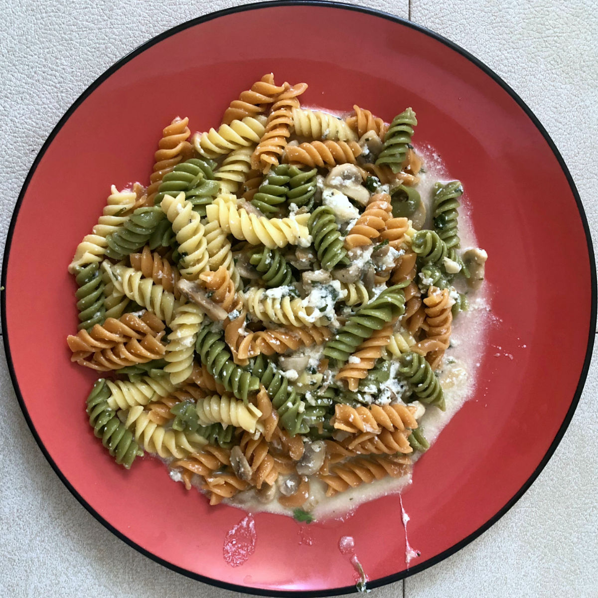 Yogurt mushroom pasta